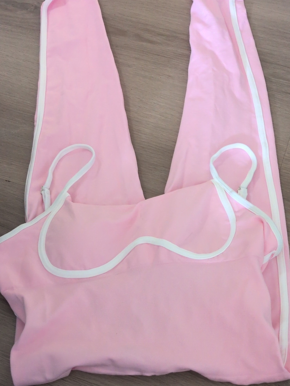 Light Pink Two-Piece Workout ALO LOOK ALIKE Set with White Piping